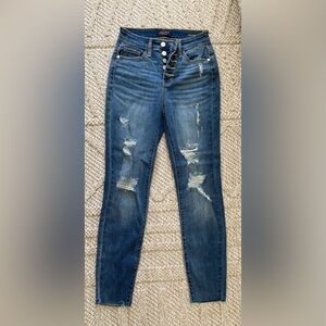 Judy Blue Ripped Skinny Jeans in Medium Blue